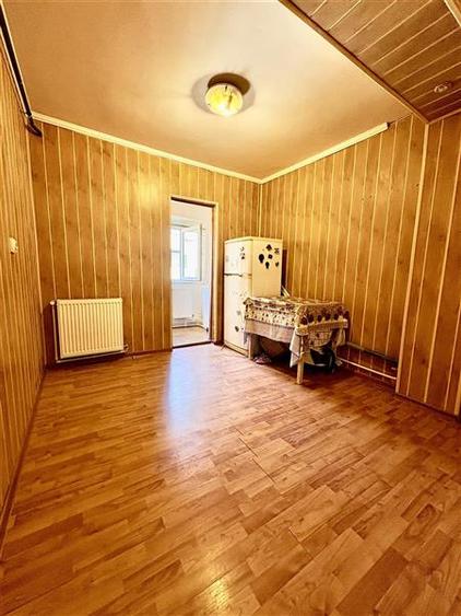 Apartament cu 2 camere semidecomandat, mobilat în Est