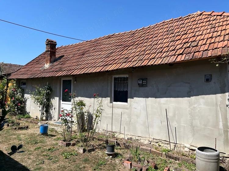 Casa cu doua locuin?e ?i teren de 1.439 mp - 7