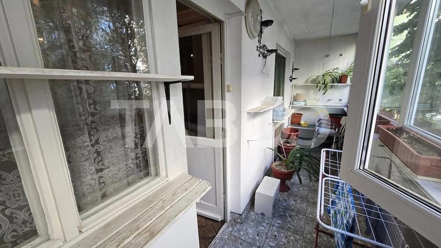 Apartament cu 4 camere decomandat în Central