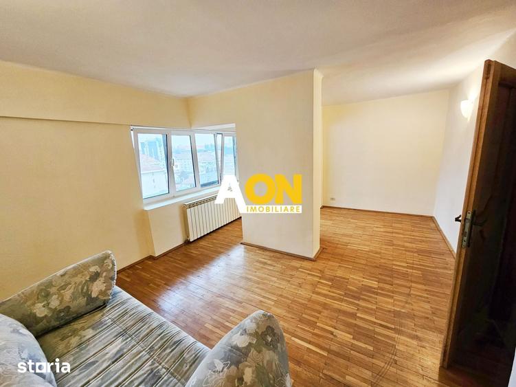 Apartament cu 3 camere decomandat în Central