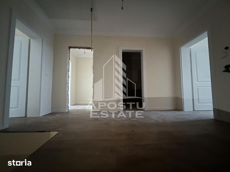 Casă cu 5 camere cu Teren 260 Mp în Giarmata