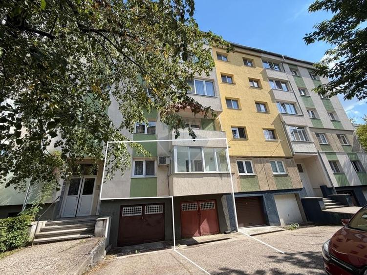 Apartament cu 3 camere decomandat, mobilat în Central