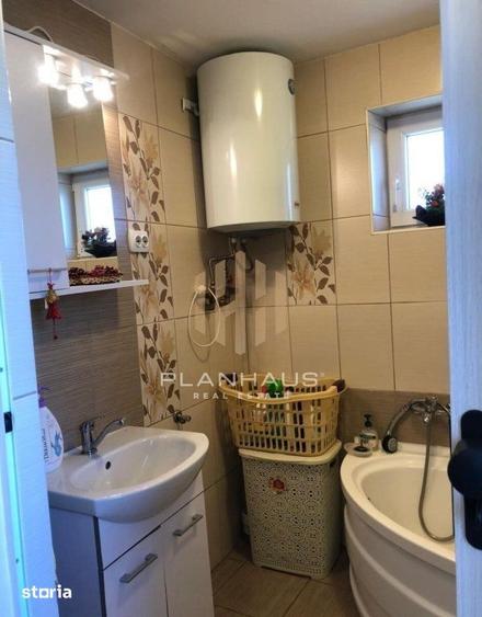 Casă cu 3 camere cu Teren 2700 Mp în Băsești