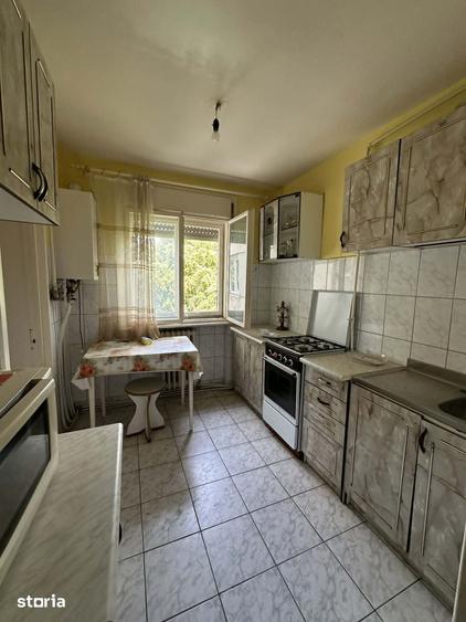Apartament cu 3 camere decomandat în Solidarității
