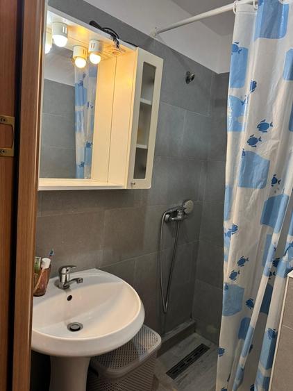 Apartament cu 2 camere semidecomandat în Dumbrăvița