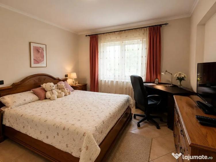 Apartament cu 4 camere decomandat în Ultracentral