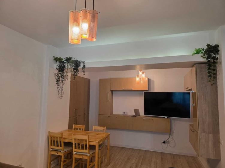 Apartament cu 3 camere decomandat în Politehnica