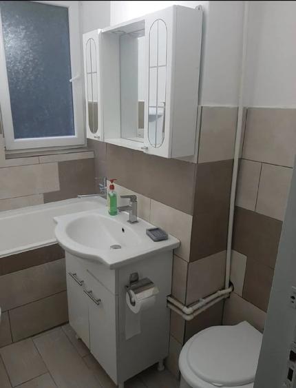 Apartament cu 3 camere decomandat în Cornișa