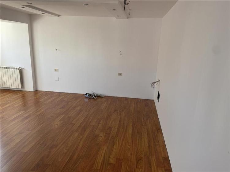 Apartament 4 camere transformat in 3 camere , zona ultracentrala Piata Moldovei - 4