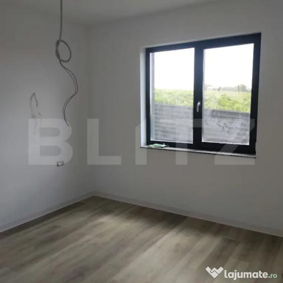 Casă cu 4 camere cu Teren 500 Mp în Bârnova