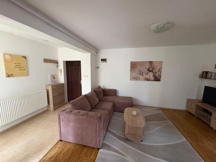 Apartament cu 3 camere decomandat, mobilat în Unirea