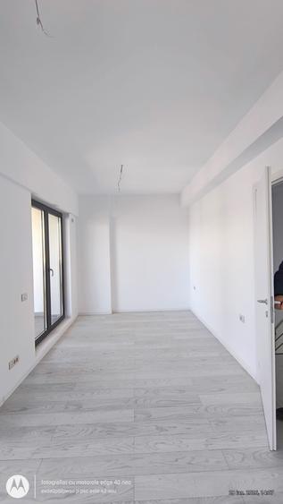 Apartament cu 5 camere decomandat în Fundeni