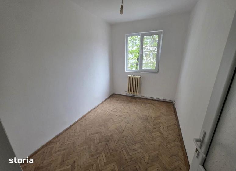 Apartament cu 3 camere în Alexandru cel Bun