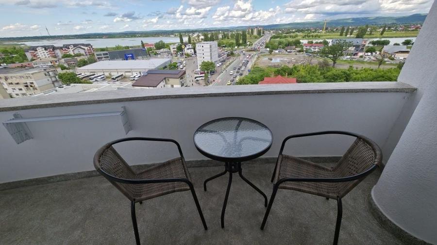 Apartament cu 3 camere decomandat în Valea Moșneagului