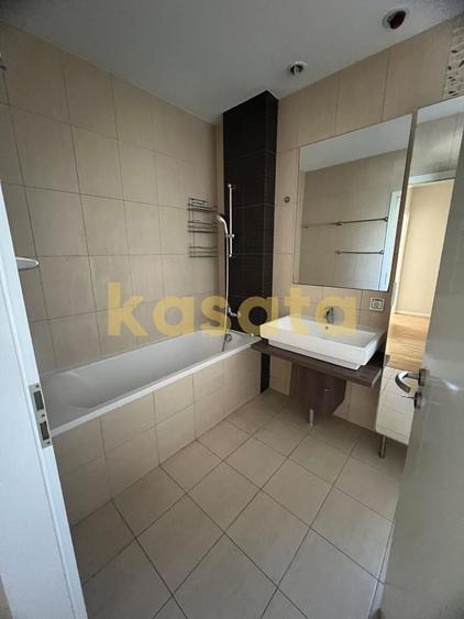 Apartament cu 4 camere semidecomandat în Nord
