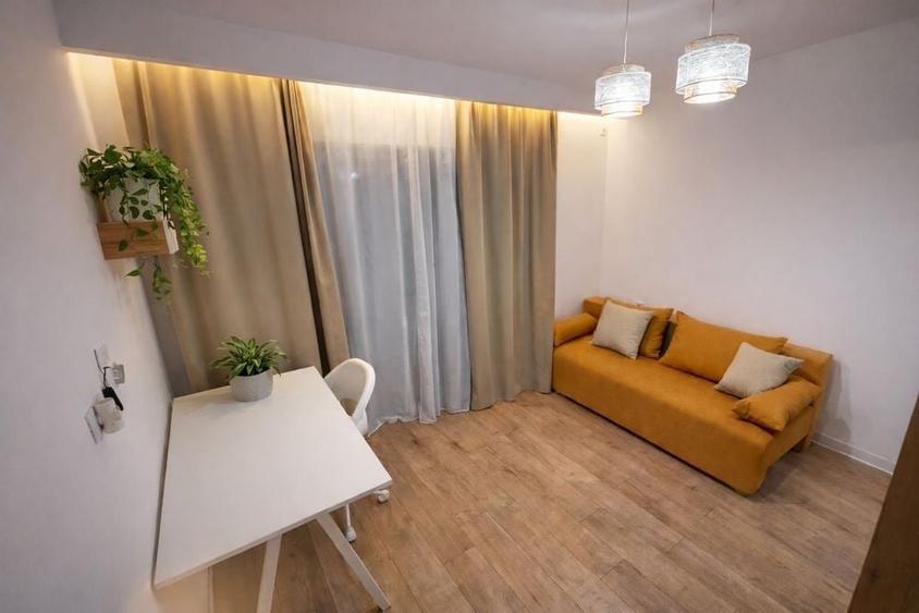 Apartament cu 3 camere decomandat, mobilat în Exterior Vest