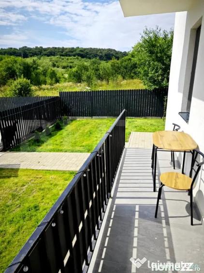 Apartament cu 2 camere decomandat în Livezeni