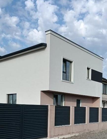 Casă individuală cu 4 camere cu Canalizare în Vidra