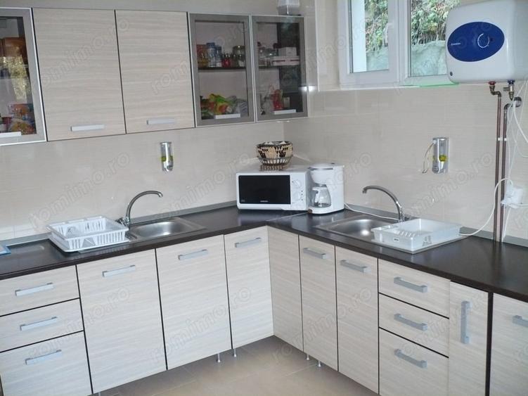 Casă cu 6 camere în Clăbucet