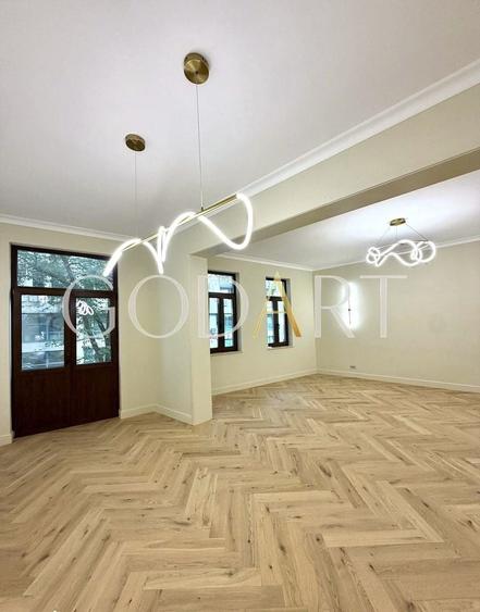 Apartament cu 4 camere decomandat în Dacia