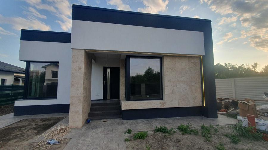 Casă cu 4 camere decomandat cu Teren 455 Mp în Berceni