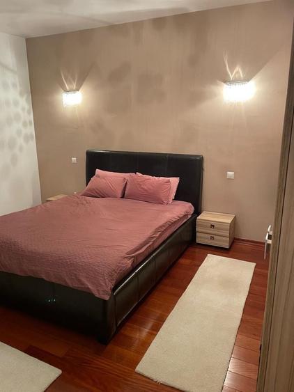 Apartament cu 3 camere decomandat în Titan