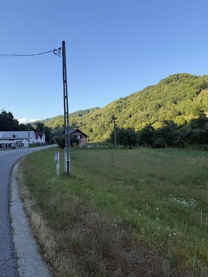 Teren de 4000 mp, în Rebra