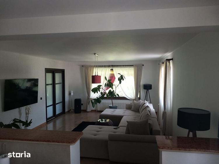 Casă cu 4 camere cu Teren 585 Mp în Smârdan