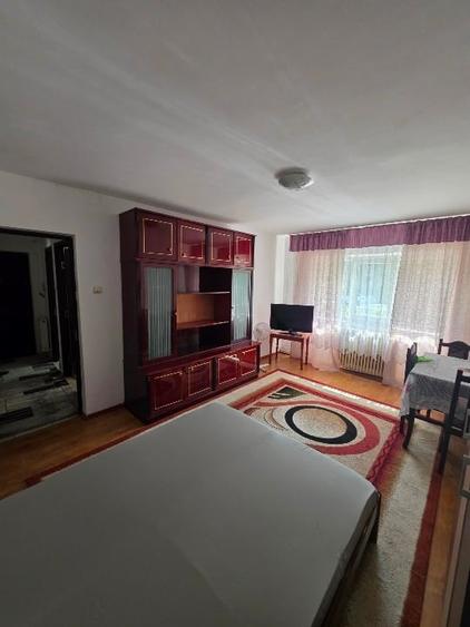 Garsonieră decomandată, mobilată în Tătărași