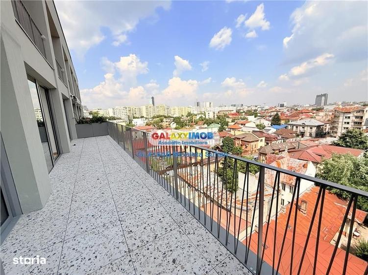 Apartament cu 4 camere în Victoriei