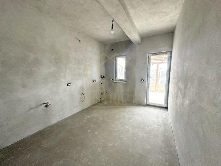 Duplex cu 4 camere cu Canalizare în Giroc