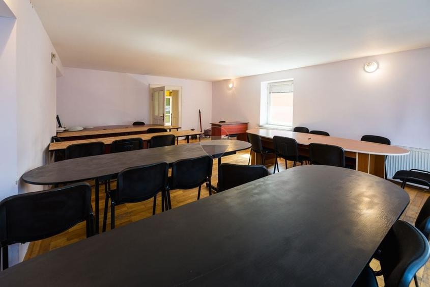 Apartament cu 8 camere în Blumăna