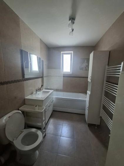 Apartament 2 camere / zona vivo/ loc de parcare/central proprie - 10