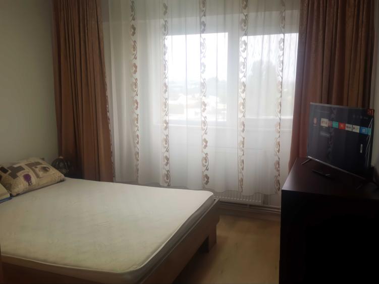 Apartament cu 3 camere decomandat în B-dul București