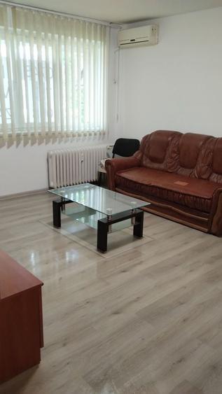 Apartament cu 3 camere semidecomandat, mobilat în Cotroceni