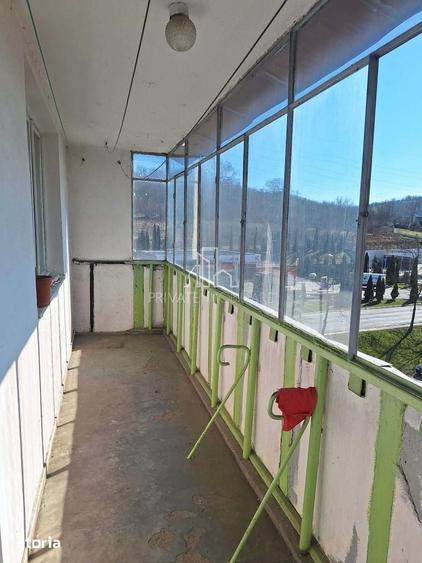 Apartament cu 3 camere decomandat în Dâmbu Pietros