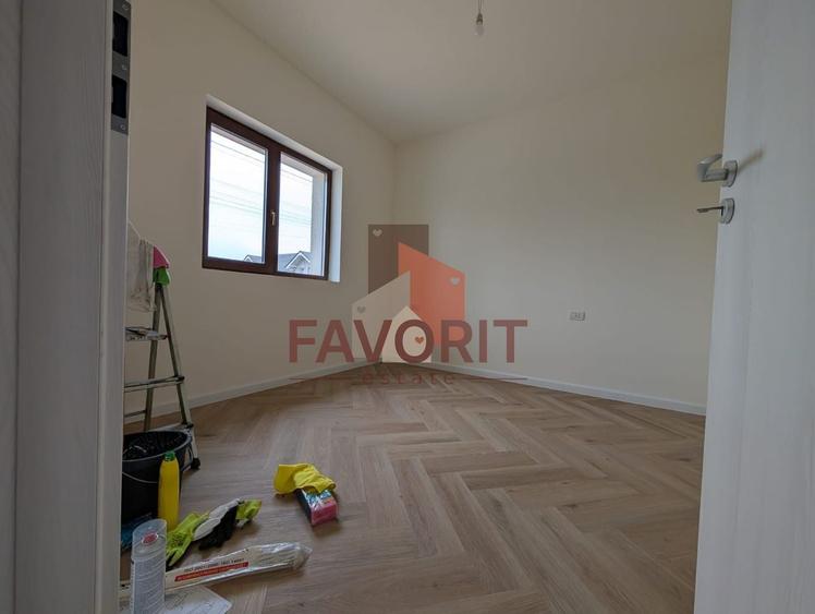 Duplex cu 3 camere cu Canalizare în Sânandrei