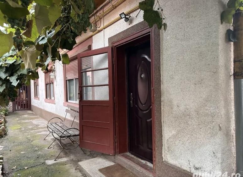 Casă cu 2 camere cu Teren 90 Mp în Central
