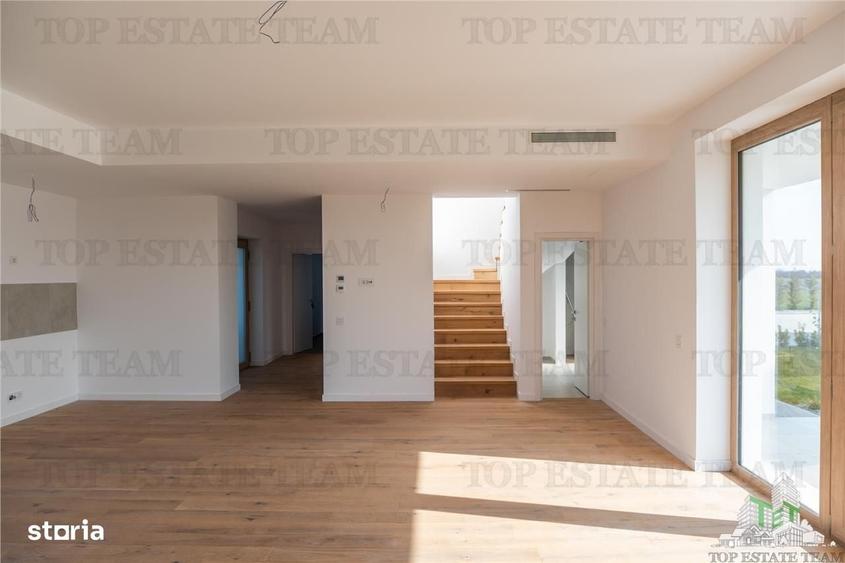 Casă cu 4 camere în Ostratu