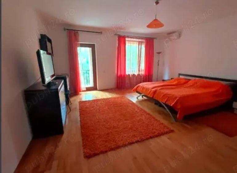 Casă cu 5 camere cu Teren 500 Mp în Central