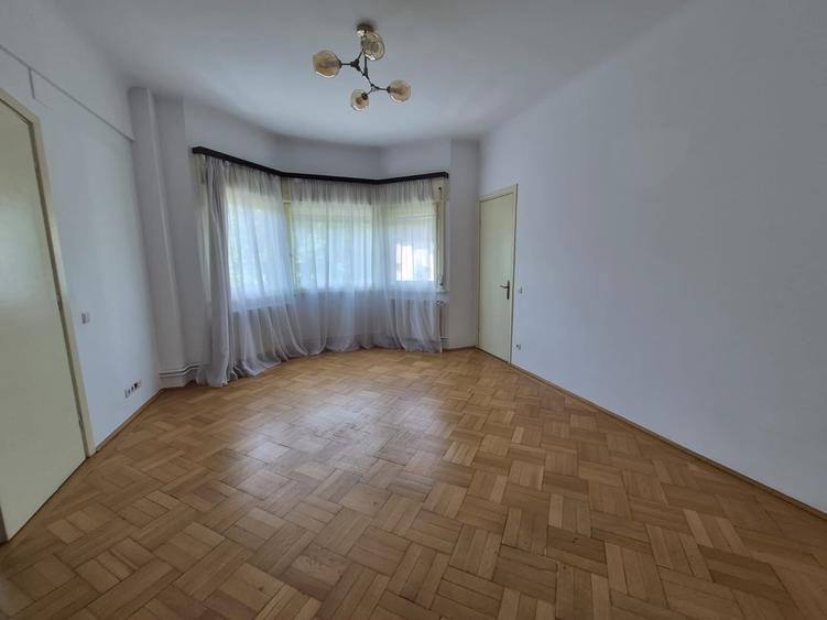 Duplex cu 9 camere cu Teren 100 Mp în Dorobanți