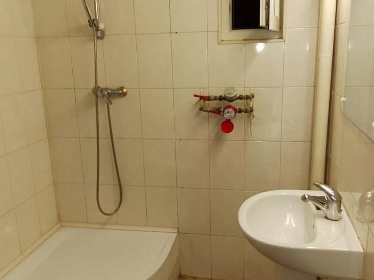 Garsonieră decomandată în Gara de Nord