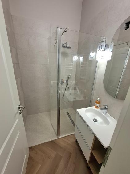 Apartament cu 2 camere decomandat în Drumul Sării