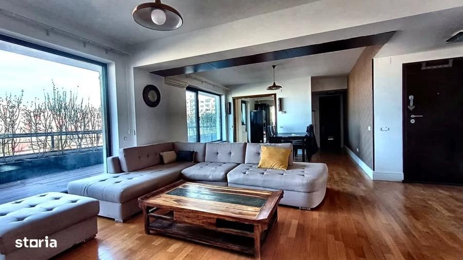 Apartament cu 4 camere semidecomandat, mobilat în Turda