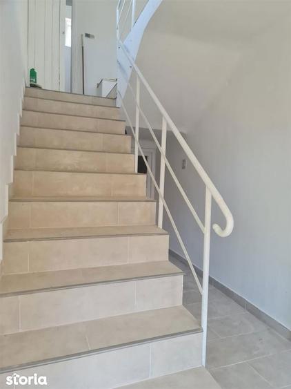 Casă cu 5 camere decomandat cu Teren 1600 Mp în Central