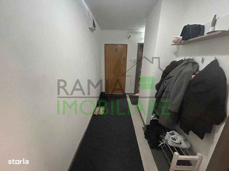 Apartament cu 3 camere semidecomandat, mobilat în Tractorul — fotografia 3