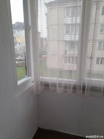 Apartament cu 3 camere semidecomandat în Sud