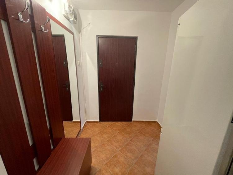 Apartament cu 2 camere semidecomandat, mobilat în Păcurari