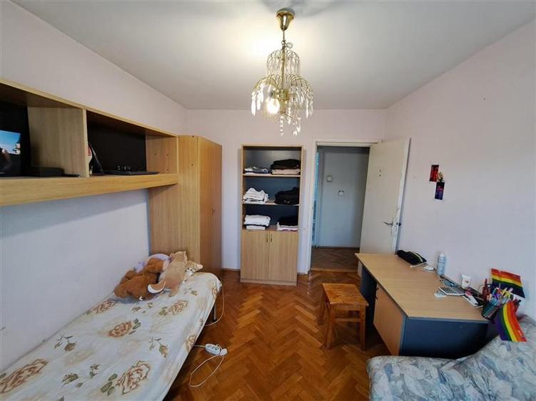 Apartament cu 3 camere decomandat, mobilat în Mănăștur