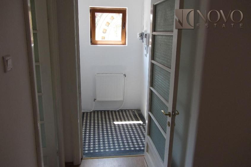 Apartament cu 4 camere decomandat în P-ța Sfântul Ștefan